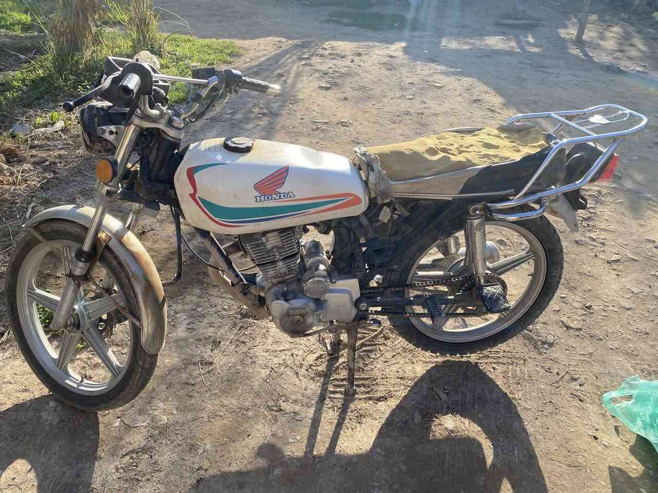 سلام عليكم للبيع ٢٠. اوراق كاملة مل ترقيم سعر ٣٠٠بيهةًمجالمكان ديا لة بعقوبة ناحيت العبارة(***********)
