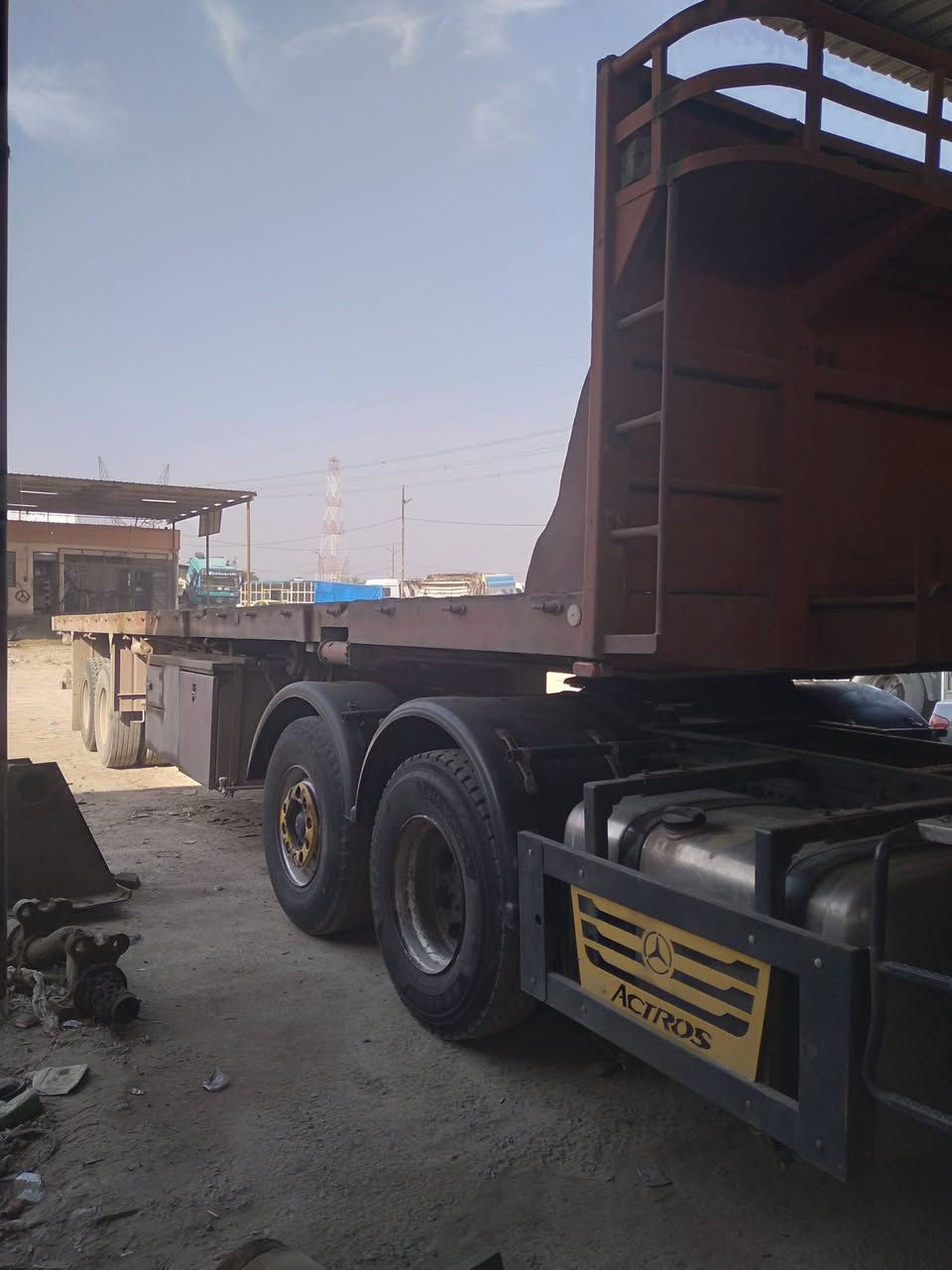 السلام عليكم  للبيع اكتروز ميدل٢٠٠١ حجم المكينه ٢٥٤٠ عريانه سكندريه دنكيرين رقم السياة قادسه مشروع وطني  شرط التحويل التصل على الرقم ***********
