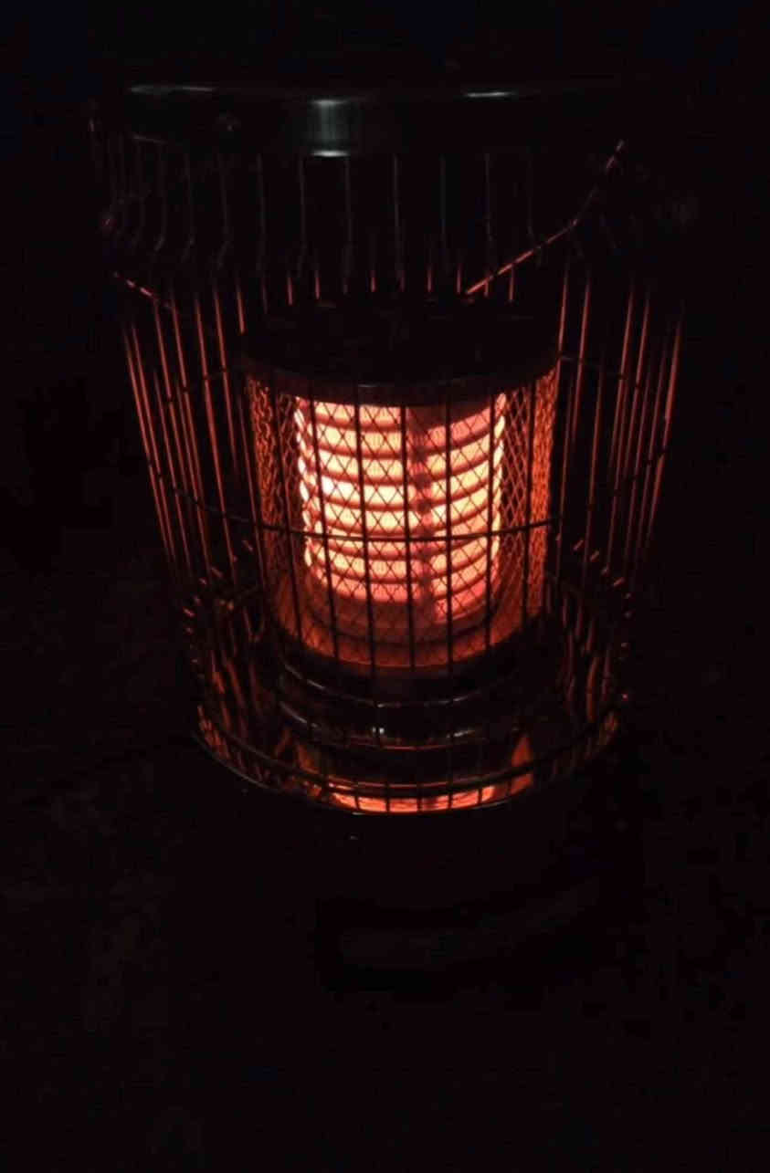 صوبة كهربائيه بومان الالمانية 
القدرة قابلة للتحكم بين 1000 واط أو 2000 واط مزود بمقبض حمل آمن وغير ملامس للمنتج تصميم صغير الحجم وخفيف الوزن لسهولة الحمل 
يوجد خدمة توصيل لجميع المحافظات والاستفسار مراسلة الصفحة 📩 
أو  على الواتساب على الرقم  *********** بغداد, العراق
