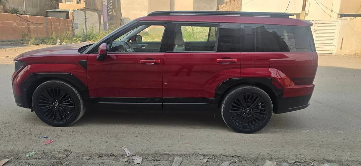 🚗🚗 2024 HYUNDAI SANTA FE – CALLIGRAPHY
⚡⚡ هايبرد | وارد أمريكي | أعلى فئة
🔧 حالة السيارة:
🚧 حادث — تبديل 3 قطع فقط
🔩 بنيد (جملغ) يسرى
🚪 باب سائق
🎈 أرباكة ستيرن + كشن طاك
✅ شرط مكفول شواصي لغود
✅ شرط راديترات تبريد + كبس أصلي غير متضرر
⚙️ المحرك:
🛠️ 1600 سي سي
🔢 4 سلندر
⚡ نظام هايبرد اقتصادي
🌟🌟 المواصفات (CALLIGRAPHY – أعلى مواصفات):
📷📷 6 كاميرات محيطية
➕📹 إضافة كامرة رؤية خلفية (Dash Cam)
🔑 تشغيل بصمة للأبواب + تشغيل السيارة
🧳 فتح الصندوق الخلفي تلقائيًا عند الاقتراب
🪑 داخلية جلد أبيض فخم
👨‍👩‍👧‍👦 7 مقاعد
❄️🔥 الكراسي الأمامية تبريد وتدفئة
🔥 الكراسي الخلفية تدفئة
🔌 إضافة USB لشحن الموبايل
⚡ كراسي أمامية وخلفية كهرباء
🌬️ تبريد ثلاث مناطق:
❄️ أمامي
❄️ وسط
❄️ خلفي
🎛️ تحكم منفصل بتبريد الخلف
📺 شاشة 12 إنج لمس أصلية
📱 Android Auto
🍎 Apple CarPlay
🚨 رادارات أمامية + خلفية + جانبية للتنبيه
🛑 حساسات أمامية مع توقف ذاتي
🔄 حساسات خلفية مع توقف ذاتي عند الرجوع
💡 LED أمامي وخلفي
🛞 ويل كب رياضي أصلي قياس 20
🌤️ فتحتين سقف (أمامية + خلفية)
📲 شحن موبايل لاسلكي عدد 2
🚘 تقديم السيارة بالريموت
🤖 قيادة ذاتية بالازدحام
🛣️ نظام تحديد المسار
💺 خزن كرسي
↩️ رجوع الكرسي عند النزول
↪️ تقديم الكرسي عند غلق الباب
🛣️ ثلاث أنظمة قيادة
🎮 كير بالستيرن
🪞 مرايا جانبية شفط
🔄 تنطوي عند الرجوع
⚙️ تحكم كهربائي كامل
✨ إضاءة ترحيب عند الاقتراب
🔓 فتح تلقائي
🔒 غلق تلقائي
➕ مواصفات أكثر… السيارة غنية عن التعريف
📊 الممشى:
🧮 9,000 كم فقط
📍 الموقع:
📌 بغداد – البنوك – شارع الكنيسة
💰 السعر:
💵 21,800$
❗ بيع فقط
❗ نقد فقط
❌ بدون مراوس
📞 للاتصال:
☎️ ***********
💬 واتساب متوفر
📸 إرسال صور الحادث للجادين فقط
