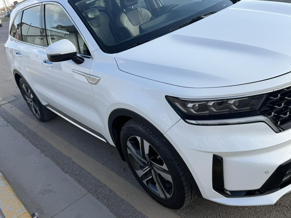 السلام عليكم كيا سورنتو موديل ٢٠٢١
خليجي مكفولة بيه بارد بسيط جداً ماشر عليه بصندوق سيارة محرك ٦سلندر  رقم كربلاء باسمي شخصياً نظيفة سيارة ما متعوبه
مكان سيارة كربلاء وبيها مجال بيع او مراوس 

للتواصل رقم الهاتف***********
