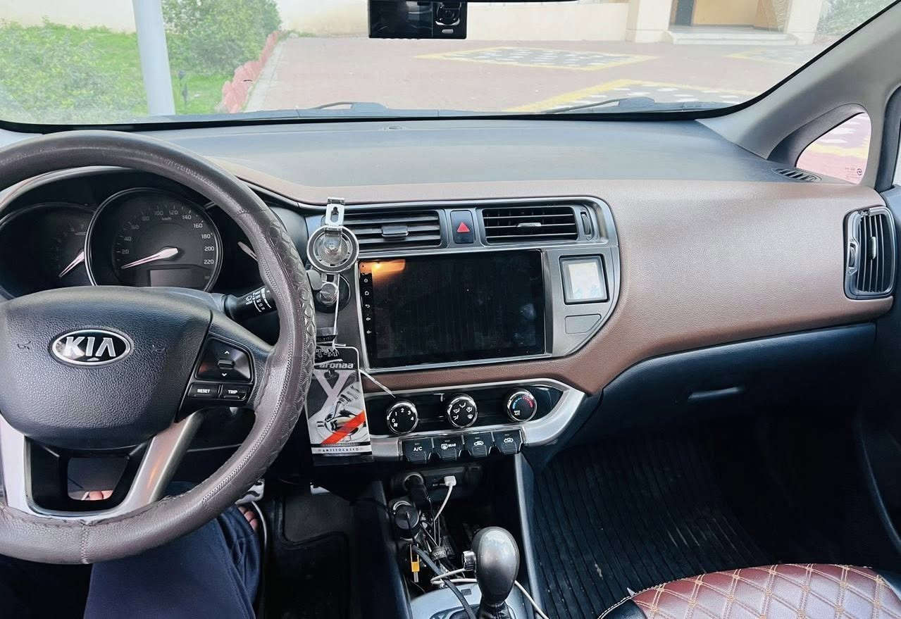 السلام عليكم
كيا ريو 2013 خليجي 
للبيع او مراوس 
شاشه كامره 
كير ومكينه مكفولات
داخل لونين 
حجم المحرك 1600
ماشيه 134 الف 
رقم اربيل سنويه جديده وبأسمي
وكلشي موضح بلصور 

مكاني بغداد بسمايه 
او السيديه حي الاعلام 
اي استفسار خاص


**إذا كنت صاحب هذا الإعلان وتريد حذفه لأي سبب، رجاءا أرسل رسالة إلى الدعم الفني**