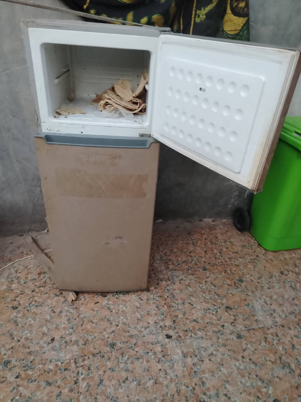 للبيع جديده ماداخله تصليح فول تجميد *********** السعر 100

