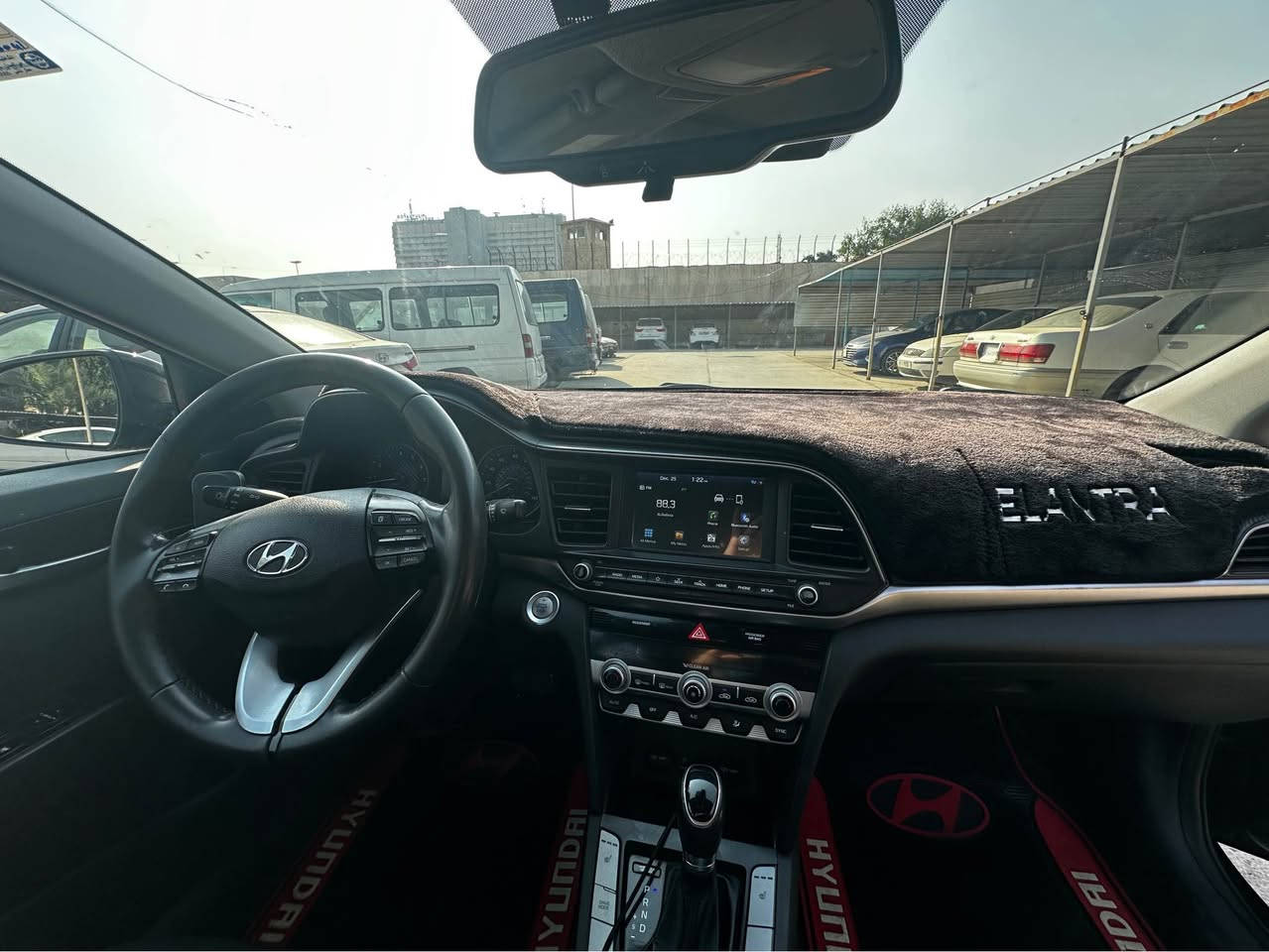 السلام عليكم 
النترا 2020 فول مواصفات  
فتحة سقف بصمة رادار تدفئة كشن 
تحكم ستيرن 
كير At  
الحادث قبق جنطة بدون ايربااااك بدون دواخل   
السعر 140 
المكان بغداد الصالحية 
رقم الهاتف *********** بغداد, العراق
