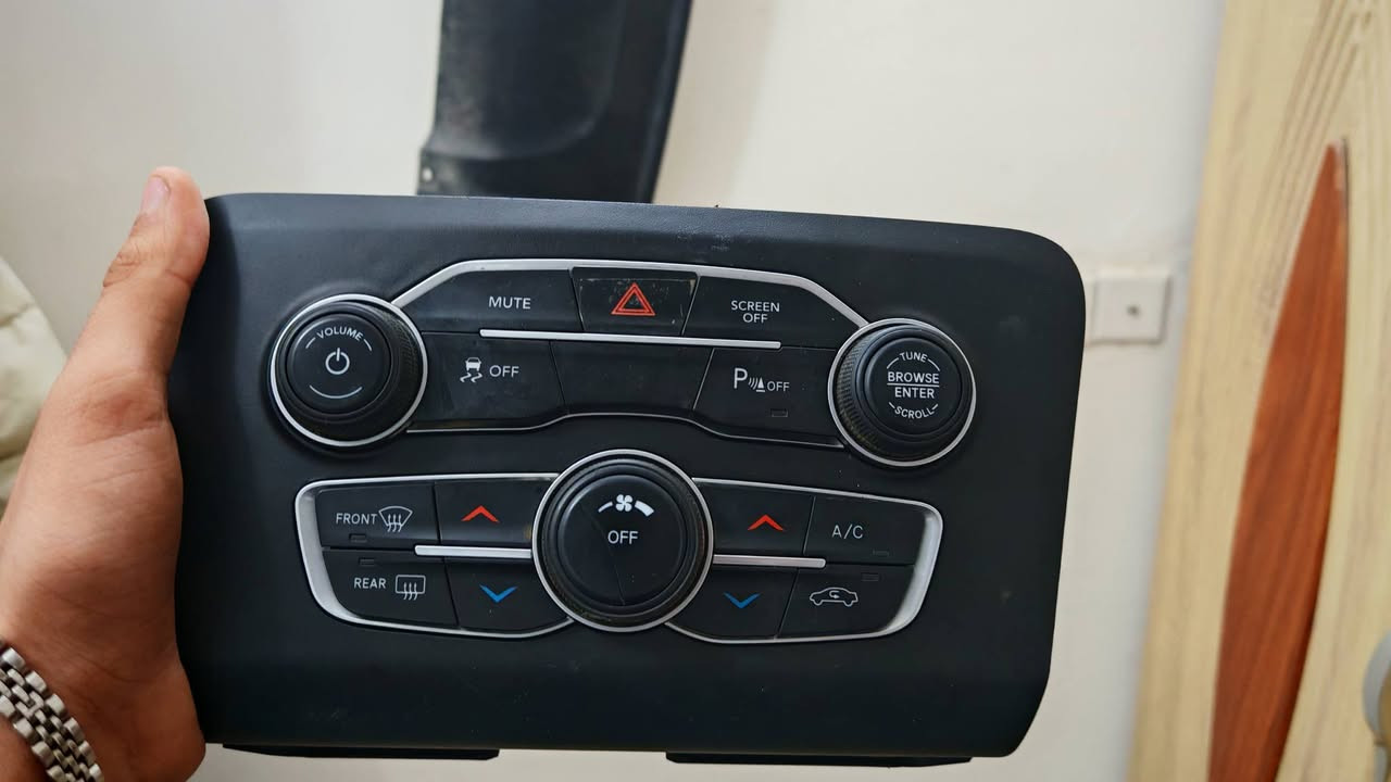 سلام عليكم
بورد تحكمات اصلي 2019 ب 50 الف مال كصه
اكواب و الإطار مالتهن ب 50 الف
دفيوزر اوباما s ب 25 الف
دفيوزر جارجر اصلي هو و النيكلات ب 65 الف
دعاميه اماميه تجاريه هي و الشبابيك و قواعد البروجكترات ب75 الف
دعاميه خلفيه اصليه هي و الدفيوزر و الحلوك كامل و برانكيت خلفي ب 85 الف
تجاوي ظهر صفاحح اصليات جلد خيط احمر زوج ب 25 الف
مساطر نوزلات اصليات عدد اثنين
الوحده ب50 الف
فيش نوزلات ظفيرة كامله ب35 الف
عدسات بلاديه اصليه جارجر اوباما الزوج ب 25 الف
لايتات بلاديه ب10 الزوج
شباك اوباما S بلادي أسفل ب 25 الف
مطريات دفن ب20 الف جدد و مامستخدمات

***********
ديوانية .
