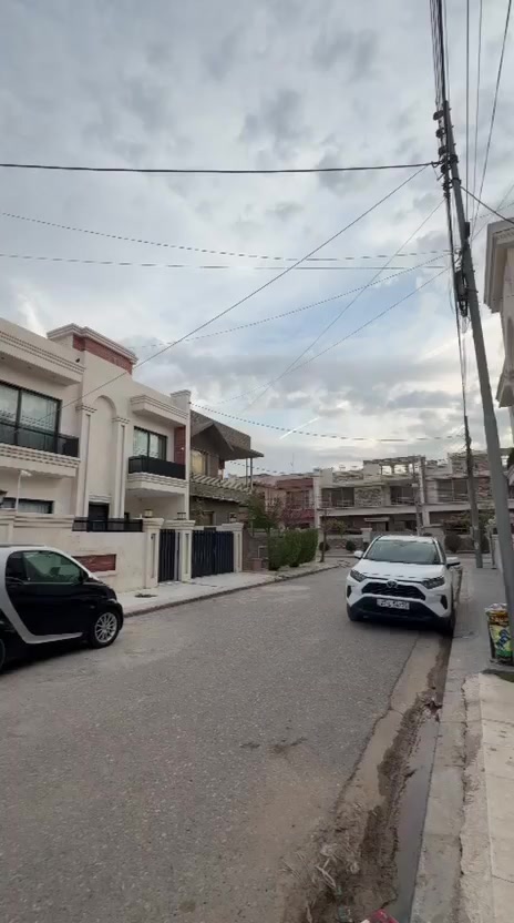 بيت للبيع منطقة ٣٢ بارك
٢٠٠م سفر مامستخدم قريب على شارع ١٢٠م بها ٥ غرفة نوم
للأستفسار
 اتصل ***********
وليد عقارات حاجى سلام
