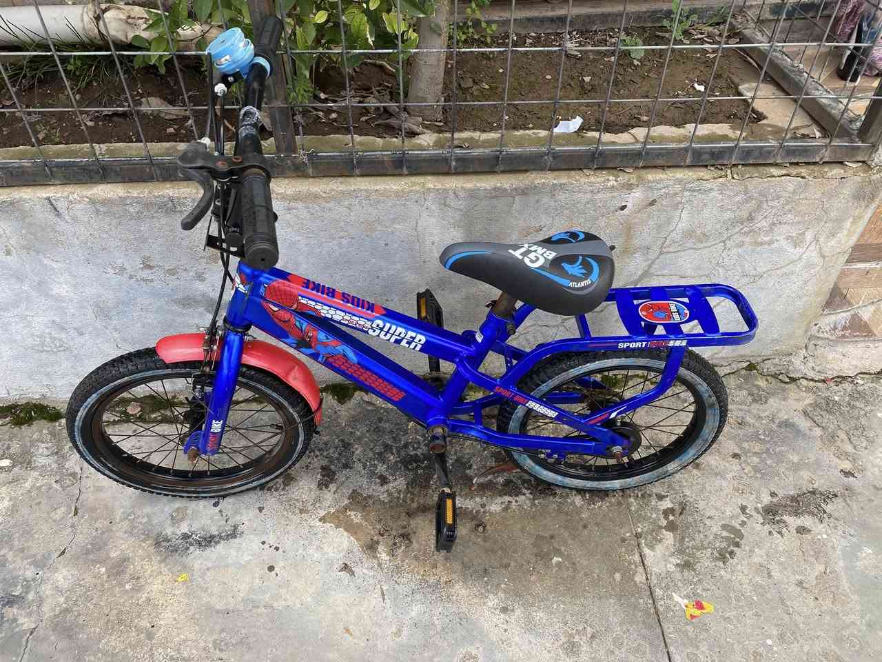 ئەم پاسکیلە بۆ فرۆشتن قیاسی ۱٦ ییە زۆر زۆر تازەو جوانە حسابکە لۆکە زۆر کەم بەکار هاتووە ئیستۆپی مەزبوتە تایەی تازەیە هیچ عەیبێکی تیانییە هەموو گیانی بەشەرت بەنرخێکی زۆر گونجاو
سلێمانی بەکرەجۆ
*********** ***********
