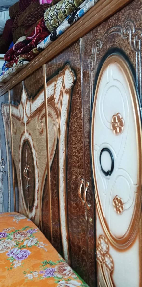 غرفة اخشاب جدا جدا نظيفه سعرها ٣٥٠ وبيها مجال قليل الشراي مكاني بل حمزه شراي خاص


**إذا كنت صاحب هذا الإعلان وتريد حذفه لأي سبب، رجاءا أرسل رسالة إلى الدعم الفني**