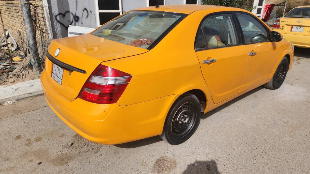 جلي موبل موديل 12 رقم بصره مشروع وطني سنويه لغاية 27 مصفره هيه وقرمات تحويل ثاني يوم  محرك بلاد بي ضعف  وكير جديد حداديه  توني شادا  و  مكفوله من الضربه  ول عيب الشرعي  مصبوقه جماليه فقط  سعر ٣٠ مكاني الناصرية مركز *********** ناصرية, ذي قار
