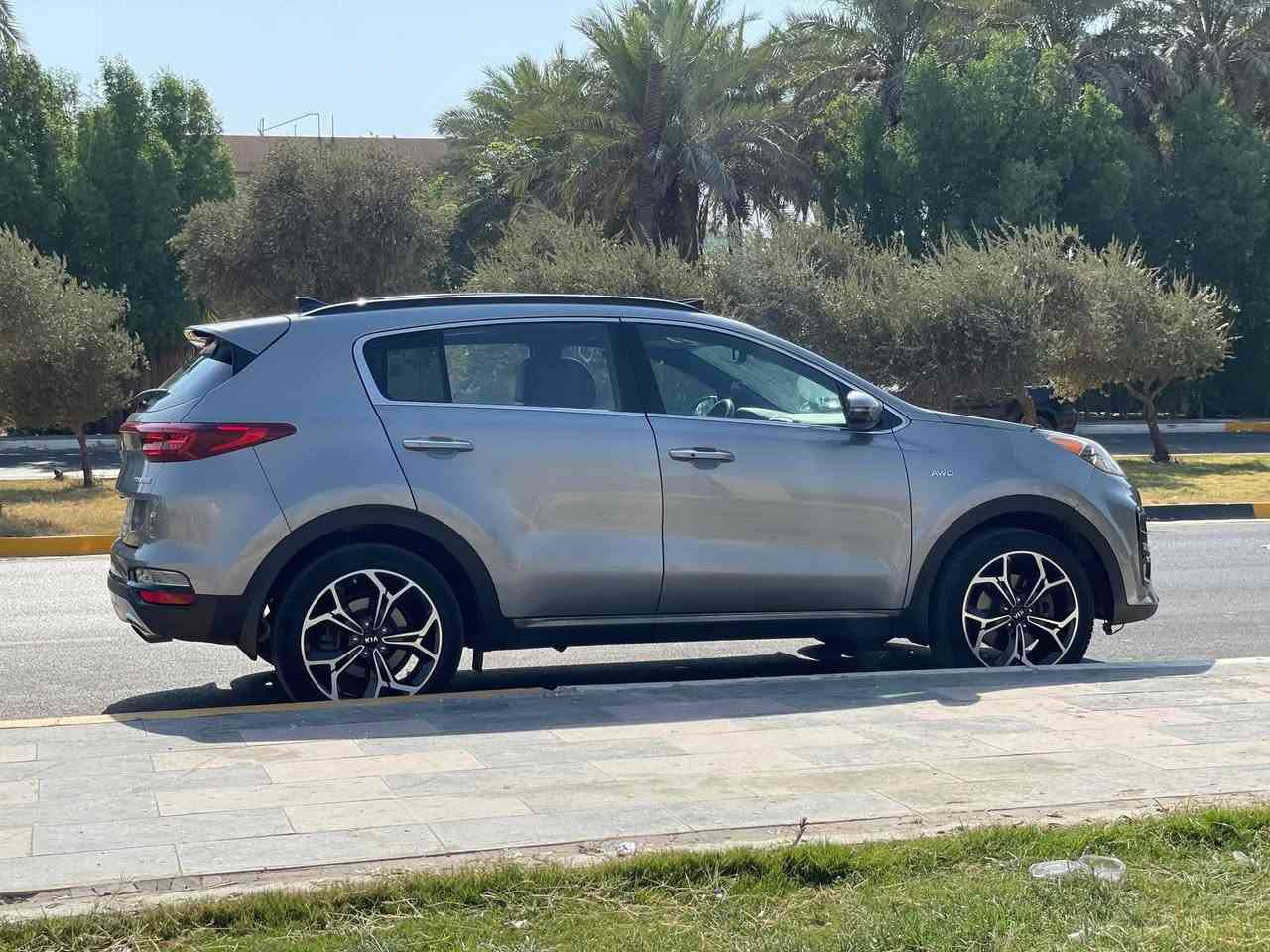 خوان بيع مراوس حسب القناعه
سبورتج مديل 22 مواصفات فول Sx 
معروفة المواصفات بعد ماحجي نكتب 
حدث بسيط فقد دعاميه بدون دواخل 
السياره بغداد وهاذه رقمي ***********
استفسار الشراي ينتصل انشاء الله خير
