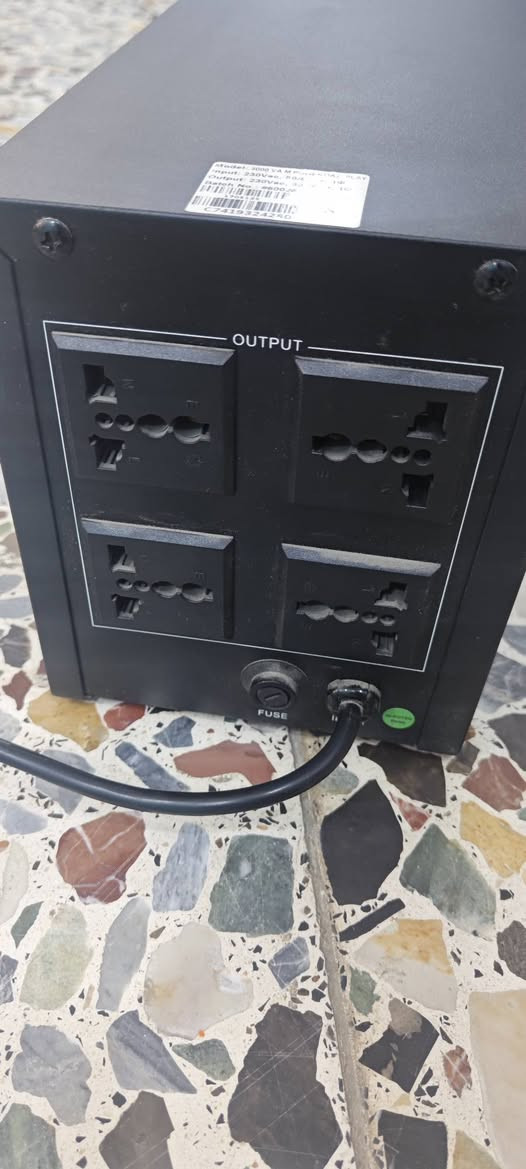للبيع: UPS PowerMax Play 3000VA
الموديل: PowerMax Play 3000 (تصميم ألماني).
​الحالة: مستخدم نظيف جداً وشغال 100%.
​ حماية كاملة من تذبذب الكهرباء وتنظيم الفولتية (AVR).
اخذته ب120
ابيع ب100 
​المكان: [بغداد الشعب]
​***********
