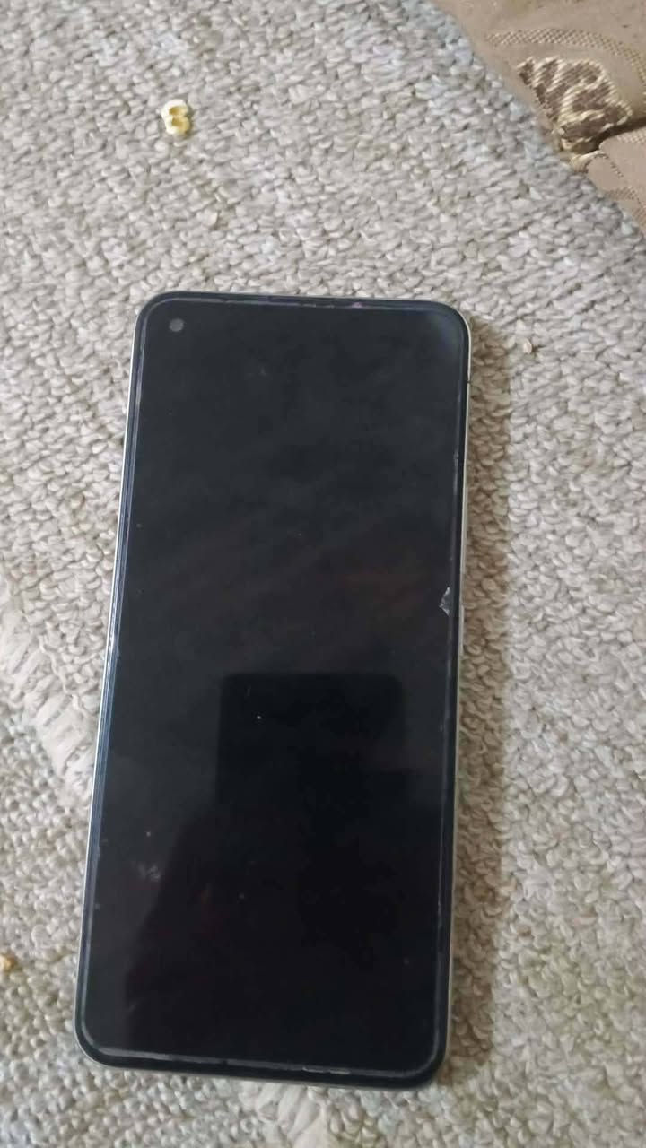 سلام عليكم ريلمي 8نضيف لوك مبدل شاشه نوعيه زينه ذاكره 128بوبجي 60فريم السعر 65وبي مجال ***********وتساب

