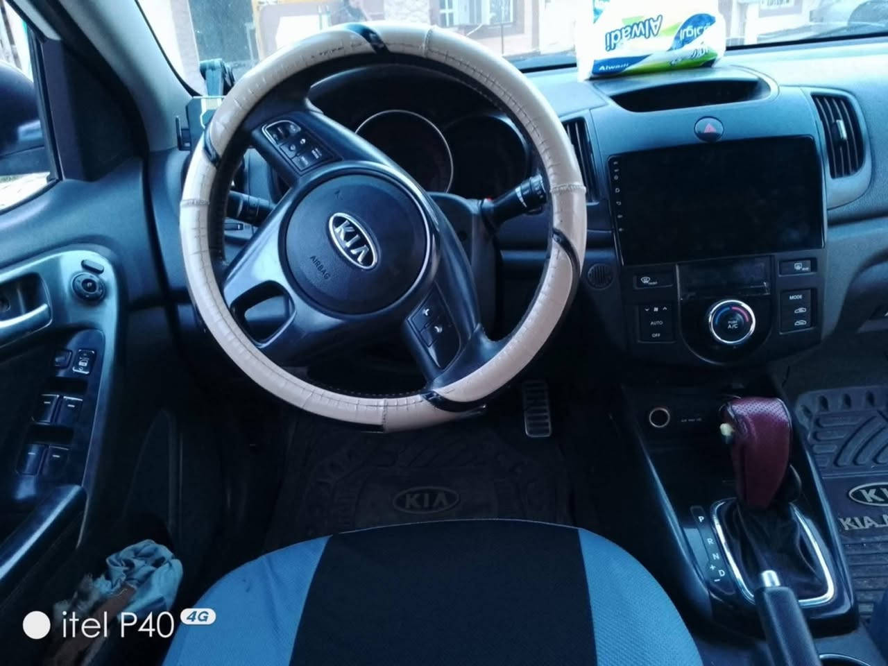 سلام عليكم ورحمة الله ♥
سيراتو 2013 فول مواصفات واحد على واحد رقم اديالى  المحرك 1600 ابسمي تحويل ثاني يوم 
المواصفات 
بصمة + فتحة + بصمة ابواب * ايربكات سليمة + تحكم استيرن فول 
ما ناقصهة اي شي ما اذب عليها الف دينار على ايدي والله  مكان اديالى الوجيهيه 
الرقم ***********
السعر 115
