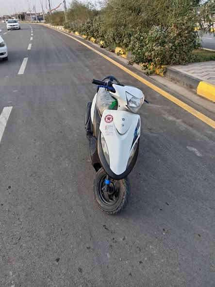 السلام عليكم عدلة للبيع الدراجة وكالة بعدها بالچيس 49 بلادية عليها Fm صوتها يشگ الگاع عوزها ترتيب قليل السعر 600 وبيها مجال *********** مكاني واسط العزيزية
