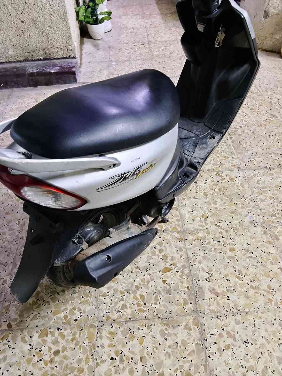 السلام عليكم
للبيع دراجه ماكس قجمه بلاديه مكفولة مكاني بغداد 
السعر 550 وبيهة مجال
غير متواجد بل فيس
للستفسار ***********
