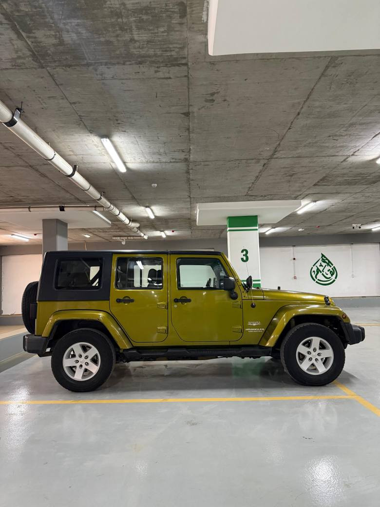 بيع فقط بدون مراوس ولاقسط
السعر 118 ورقه للاتصال ***********
جيب رانگلر موديل 2008 خليجي مكفوله من الصبغ والضربه 
محرك 6 سلندر حجم 3800 كير اوتو محرك وكير مكفولات 
تبريد تدفئه شغالات 
المواصفات عاديه 
الصدر نظيف
وارد خليجي مكفوله من الضربه والصبغ 
المكان بغداد بغداد, العراق
