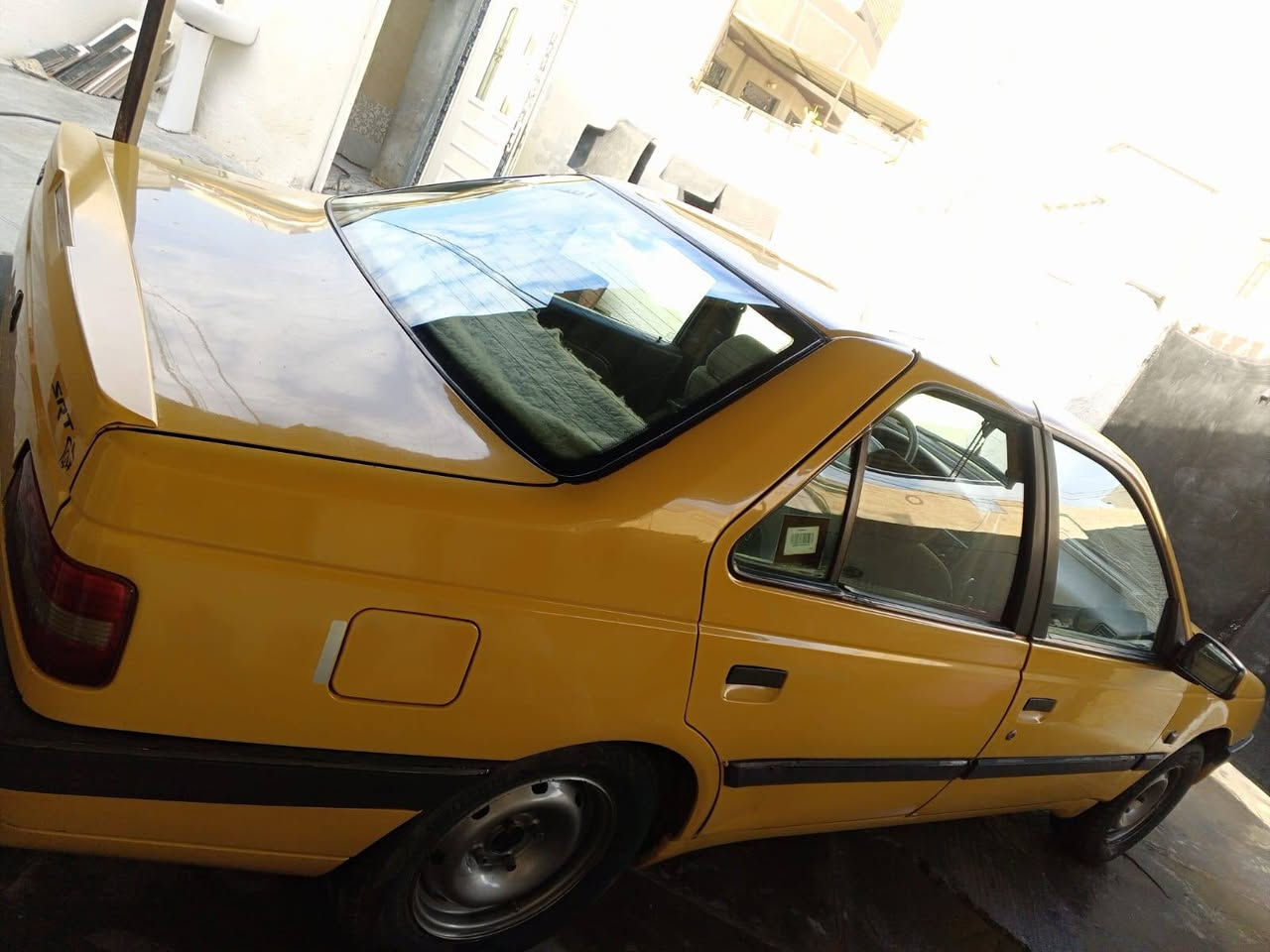 السلام عليكم
بيجو لميس موديل 2015 بغداد مكفوله ماعده بخ صبغ باب خلف السايق نتيجه فابلون كير ومكينه فرنسي باسمي 
السعر 45ورقه وبيها مجال *********** اتصال/***********واتساب
