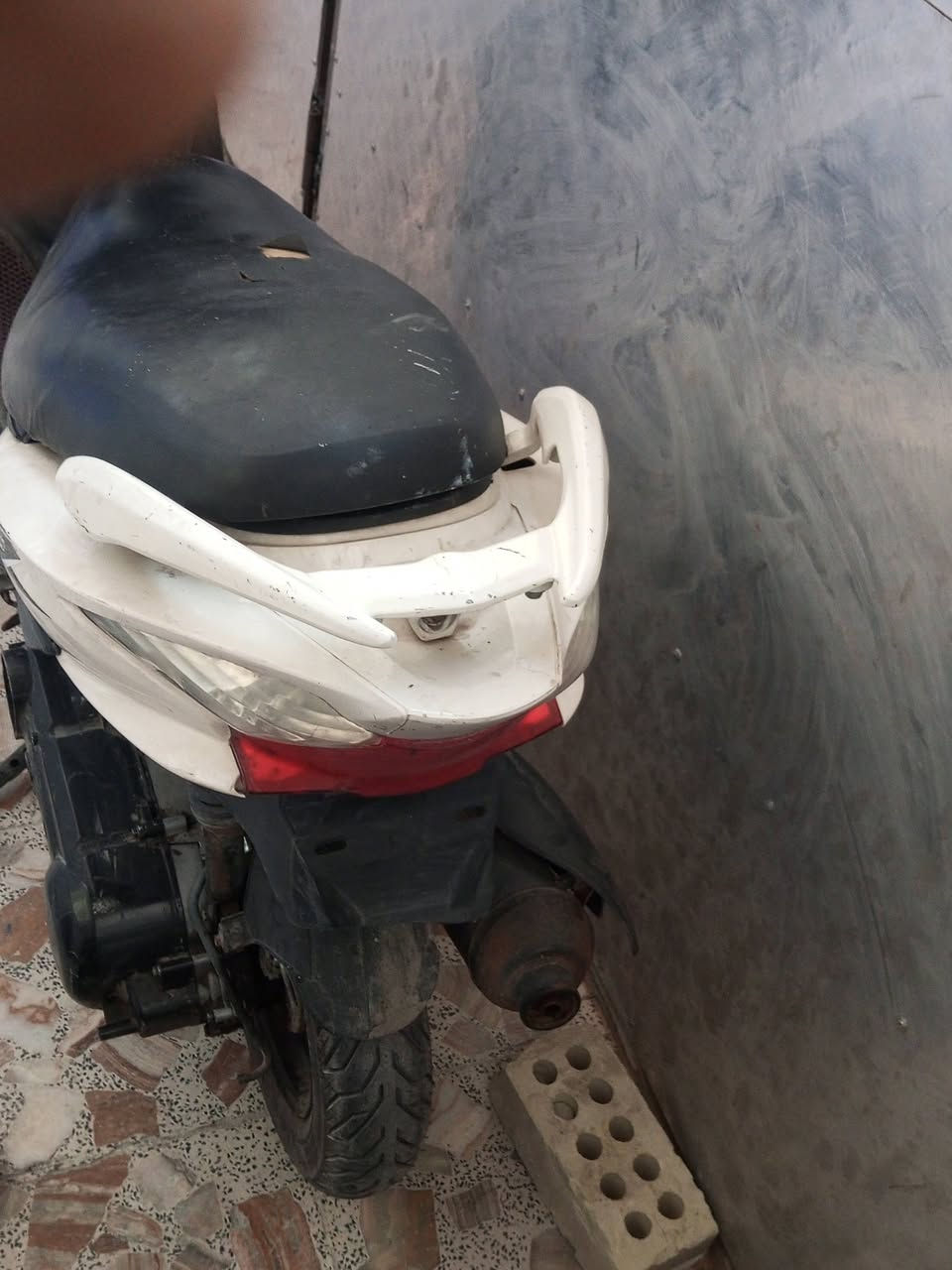 السلام عليكم شباب عندي هاي دراجه اريد ابيعها يدرس صيني دراجه قبل كان حلو وهسه تركتهاا دراجه بيع طافيه بيع كوم حديد حد يخابرني يقول لي ايش بيها مكاني مدينه الصدر اي استفسار ***********
