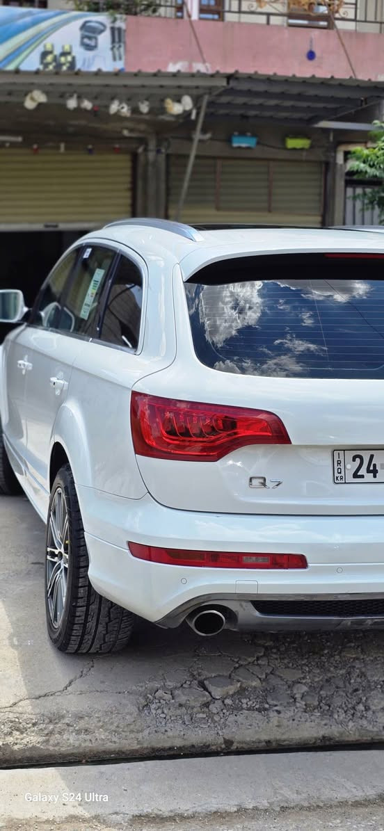 Audi q7 2013
فول مواصفات 
بانوراما قطعتين 
داخل اصفر 
تحكمات ستيرن 
دبل بصمه + سويج 
اطارات جديده حجم ٢٠ 
تبريد مركزي 
ثلاث صفوف مقاعد ٧ راكب 
رادار وحساس امامي خلفي 
السياره ماشيه ٢٥٠ الف كيلومتر قابل للزياده 
رقم وسنويه جديد ٢٠٣٠
سنويه عظم 
اذكرلك مواصفات منا للصبح متخلص
الضرر قبغ صندوق وباب خلفي صبغ بدون دواخل بدون ايرباك 

بيع ومراوس برقم شمالي 

للمعلومات الاتصال على الرقم 
واتساب *********** الشيخان, نينوى
