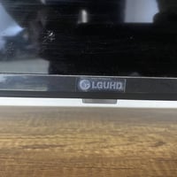 شاشة حجم ٥٥ مصارلها شهر سعرها ٢٥٠ ع ظمآن حتا كارتونه موجودة فول مواصفا...