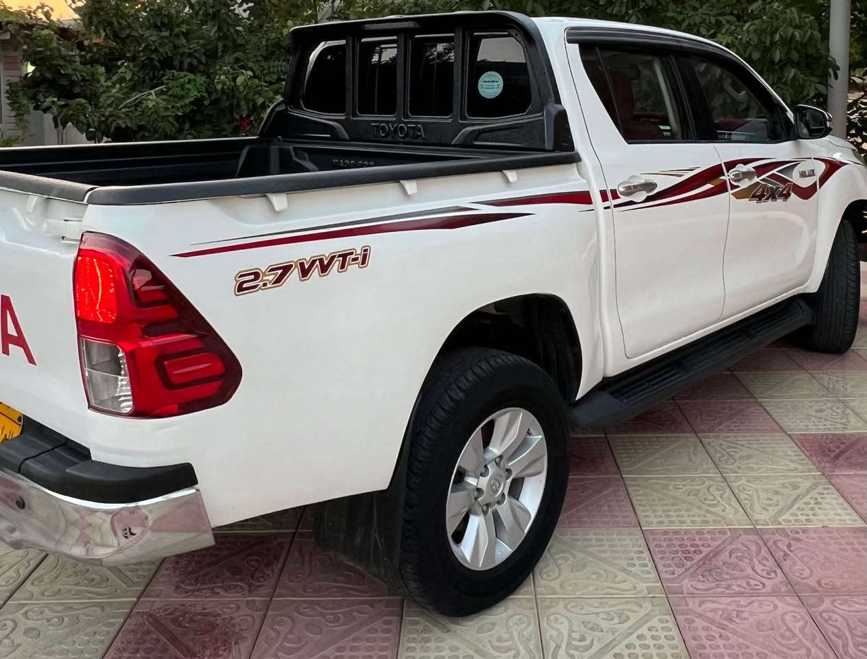 Toyota Hilux
تۆیۆتا هایلۆکس مەرزیە ٢٠١٦ی سەید نەهرۆ ،گێر عادی زۆرجوانو  خاوێنە ٤ تایەی بیلاد نۆئی لەسەرە گیر مەکنیە دەبل اکسل بەشەرت زۆر تندو تۆلە تەحویل و غرامەی بەشەرت ،رەسمی سۆنەرم داناوە بۆ زانینی ساردی و بۆیاغ ، نرخی خوار بازار 
*********** أربيل, العراق
