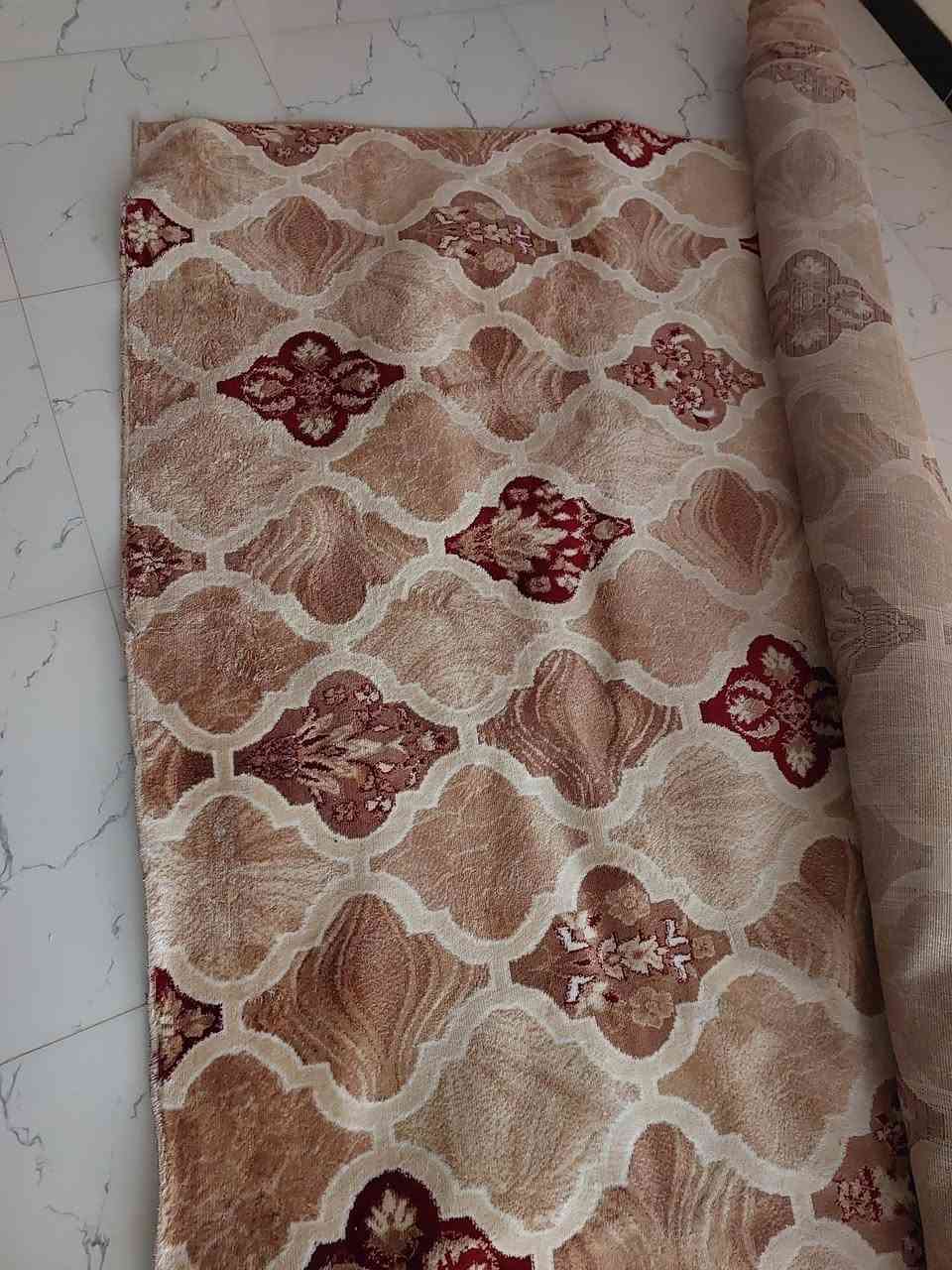 يا الله السلام عليكم زوليه للبيع طوله 6متر و عرض 4متر من وزن الثقل نضافه 90%سعر على هذا رقم ***********
