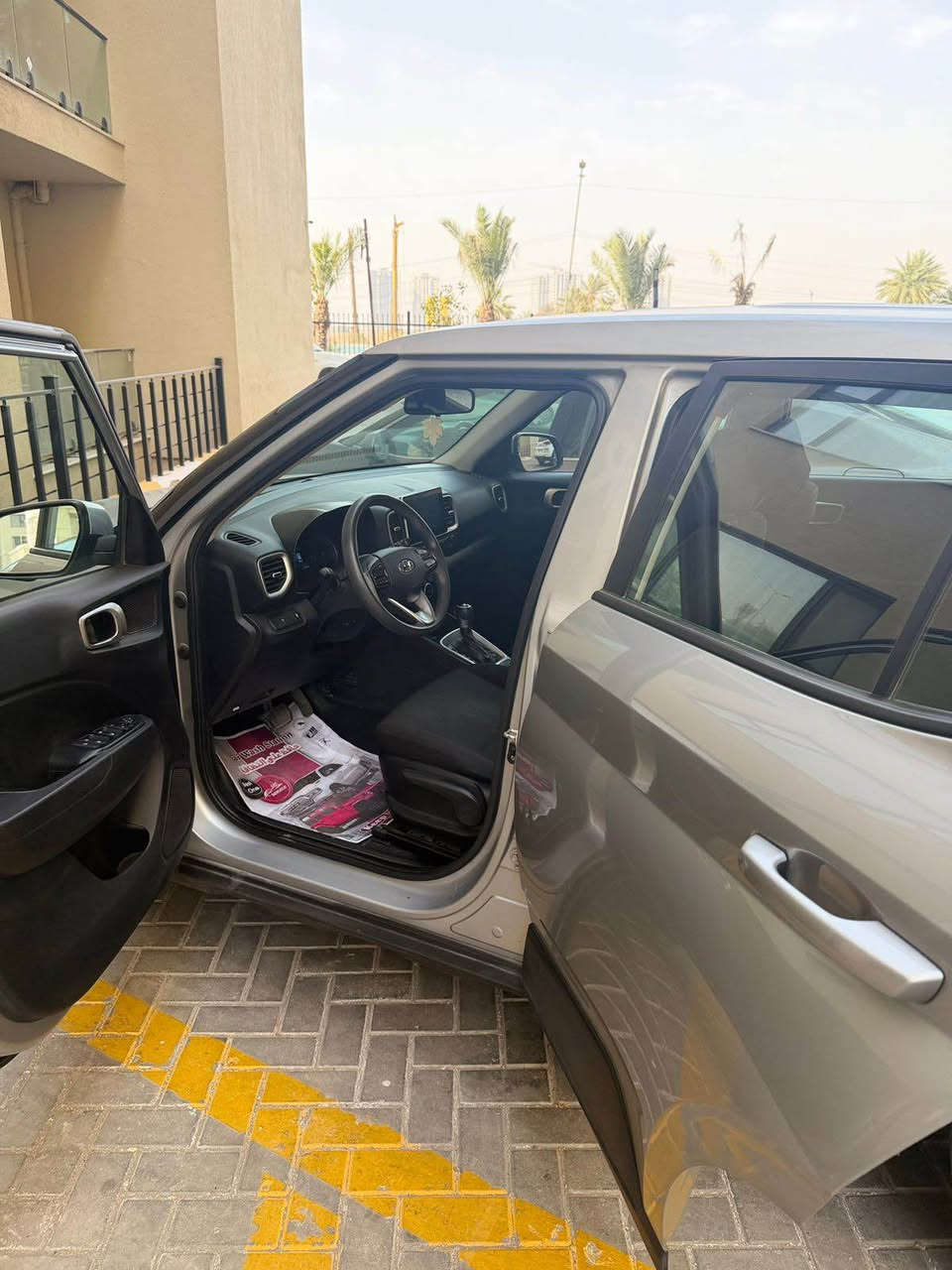 هيونداي ڤينو ٢٠٢١ السيارة ماشية ٤٠ الف 
نظيفة جداً 
مكينة ١٥٠٠ دبل نوزل 
كير اوتماتك حادثهه جاملغ امامي ايمن و بيهه صبغ بابين بنفس الجهة 
رقم اربيل باسمي سنوية 
شرط تحويل او وكالة 
السيارة رايدهه ب١١٥ و اني ماخذهه ب١٥٢ بس مستعجل علبيع 
***********
بغداد الكرخ
مراوس بجيتور هم يرهم بغداد, العراق
