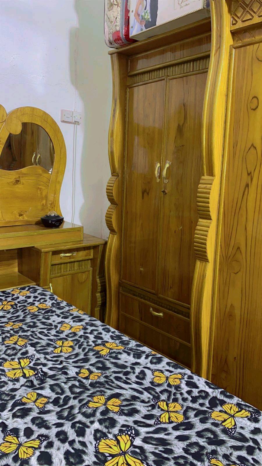 غرفه عراقيه خمس بيبان مصار الي 6 اشهر من اشتريته 
عنوان ميسان 