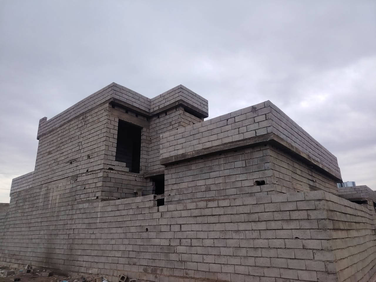 1-السعر 38 وبي مجال
2- الموقع گاع النجم الجحيشي ورا بيوت محمد النجم 
3- التفاصيل / هيكل طابقين الطابق الاول
ربعه 7×4
هول 5×4
مطبخ 5×4
غرفتين نوم
 وحده 4×4 
والثانيه 5×4+ حمام داخل
مجموعة صحيات داخليه
الطابق الثاني
غرفتين نوم 5×4 
مجموعة صحيات
والخاص مفتوح والرقم مفتوح 
***********
***********
