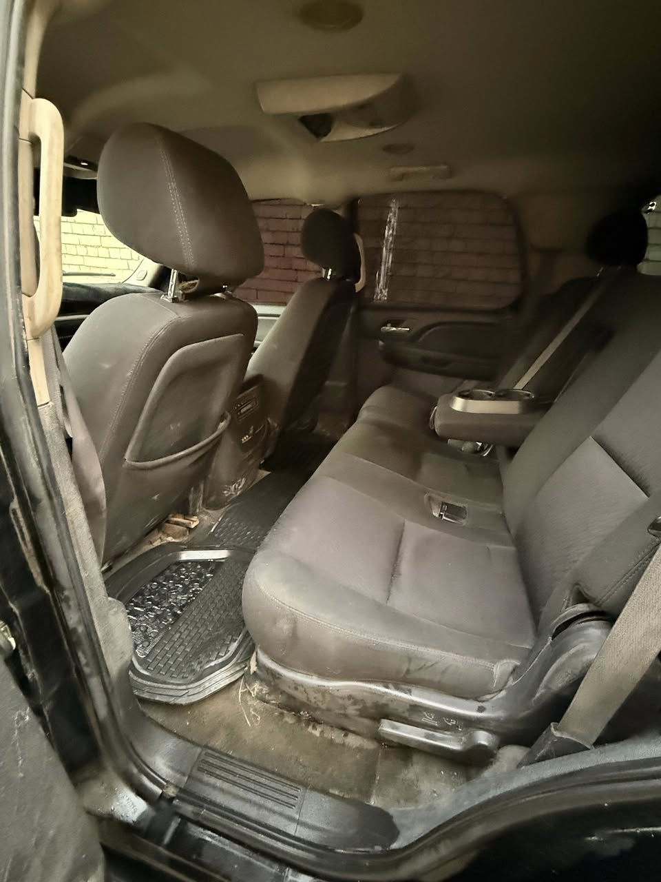 سلام عليكم سياره تاهوو موديل 2010 ( ادوات ادوات ) 
بدون كص  السياره تغيير لوون وضربتهه بتكمه فقط 
السعرر 80 وبيهه مجال 
المكان بغداد البلديات 
رقم ***********
