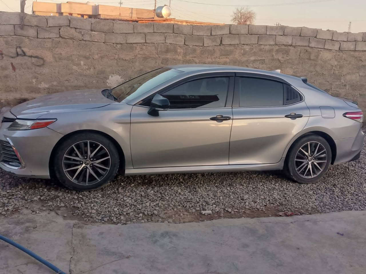 كامري 2022  رقم اربيل دولي باسمي 
فول مواصفات عدا الفتحه
رادار...تحديد مسار 
توقف ذاتي..نقطه عمياء 
حساسات امامي وخلفي 
كامره ..تحكمات 
بصمة تشغيل +بصمة ابواب 
محرك 4سلندر..
بيها رش جاملغ امامي بدون دواخل شرط 
سياره ماشي 69kmوضع الشركه مابيها اي نقص
السعر 212 وبيها مجال..
مكان السياره الموصل ربيعه 
***********واتساب
غير متواجد عاالفيسبوك
