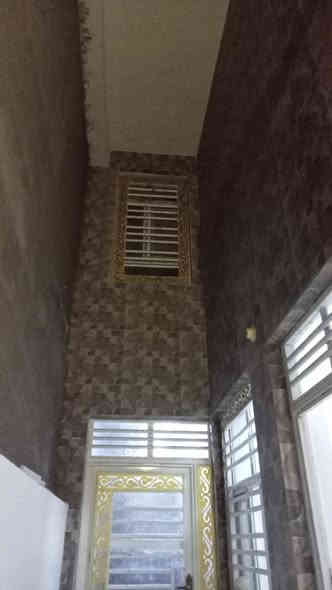 يتوفر دار طابو صرف مشيد على قطعة ارض بمساحة 200م  مساحة البناء الفعليه 100م بناء درجه اولى طابقين يحتوي على ثلاث غرف نوم وصاله ومطبخ واستقبال وثلاث مجموعات صحيه وال 100م المتبقيه فارغه ممكن استغلاله كحديقه او بيت 🏠 ثاني السعر المطلوب للبيع هو 90 مليون من غير مبلغ المتبقي يتحول بذمه المشتري إلى المعمل وقدره 15 مليون  موقعه في المسيب / قطع معمل الأسمنت للاستفسار الاتصال بالرقم *********** او مراسلة الصفحة
