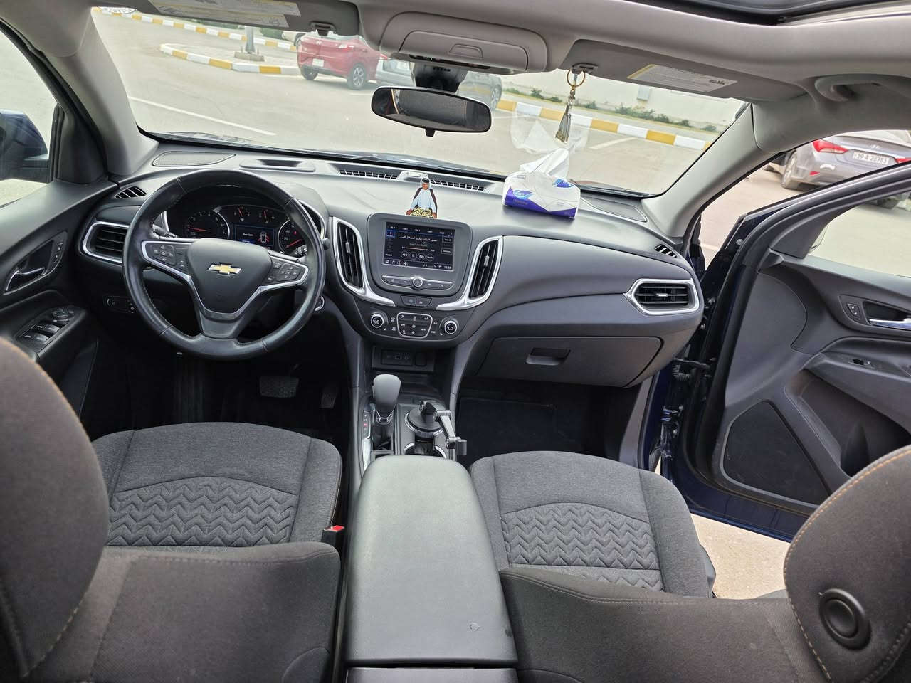 السلام عليكم. 
شوفرليت اكونكس 2022 فول مواصفات سياره جديده ماشيه 38الف كيلو متر فقط دخول جديد بسمي تحويل ثاني يوم ضرر السياره الجاملغ الامامي الايمن فقط مبدل باقي كفاله  بدون دواخل  سطحي رقم اربيل دولي هزه جديد مواصفات السياره
1جنطه كهرباء
تشغيل عن بعد+ترحيب
3وقوف ذاتي
4قياده شبه ذاتيه 
5تحديد مسار
6حساسات 360
7رادار امامي+جانبي
8كروز سرعه
9اتو هولد
10نضام سماعات +مضخمات
وهواي بعد بيه مواصفات سياره جديده ومالك واحد ماشيه بلعراق 10الف فقط مكان السياره بغداد ناحيه الوحده قرب سيطره الج  سعر السياره 160 وبيه مجال حك الجيه (ملاحضه سونار السياره موجود.) للاستفسار ***********.ما تعجبك السياره اعبر المنشور بصلاة ؏محمد
