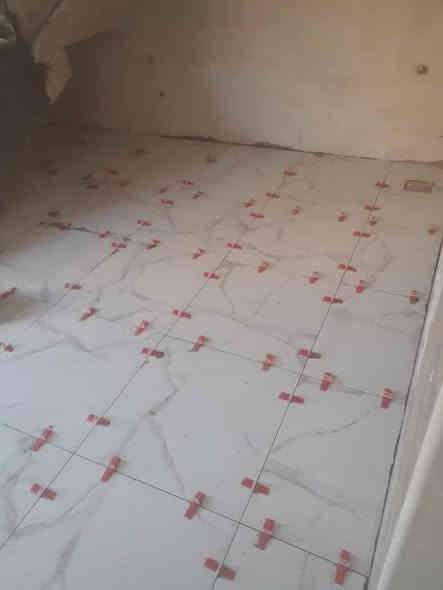 سلام عليكم خلفه سراميك شغل درجه اوله متفرغ حالين
***********
