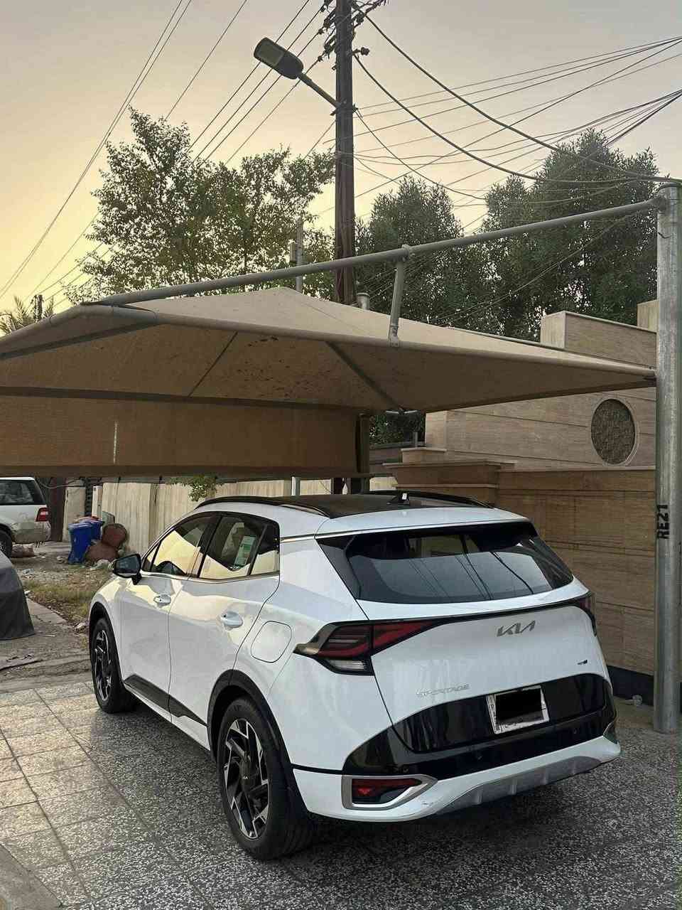 السلام عليكم
للبيع او مراوس ب مارسدس C300 من 20 وفوك حصرا رقم بغداد 

كيا سبورتج شركة دولية ضمان 5 سنوات 
فئه جيتي لاين اعلى فئه 
موديل 2023 
رقم بغداد انكليزي 
 مكينه ٢٠٠٠ دوش
ماشيه 35 الف 

موصفات

بصمه

بنراما

كامره

تدفئه وتبريد كشنات 

تدفئه سترين

شفتات استيرن

كشنات كهرباء 

جنطه كهرباء

كشنات جلد GT

ترحيب

كشافات LED

بك لايت خلفي LED

تبريد شاشه لمس

كشن ختم GT

جنطه ذكره

تشغيل عن بعد

مود درايف

نضام أتو هولد

سايد بريك كهرباء

وباقي الموصفات معروفه مال جيتي

مكان بغداد الكرخ 
***********
***********
