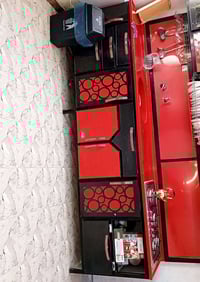 كاونتر للبيع  نضيف كلش ومغلف من الداخل الي يريده يتصل ع الرقم078396639...