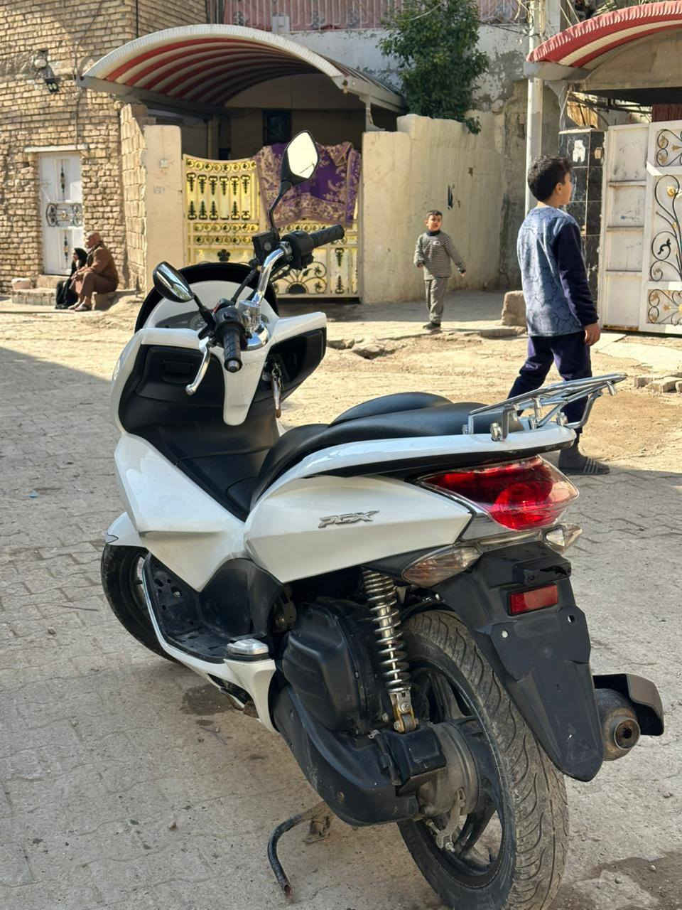 PCX جيل اول دراجة خير من الله رقمي ***********
