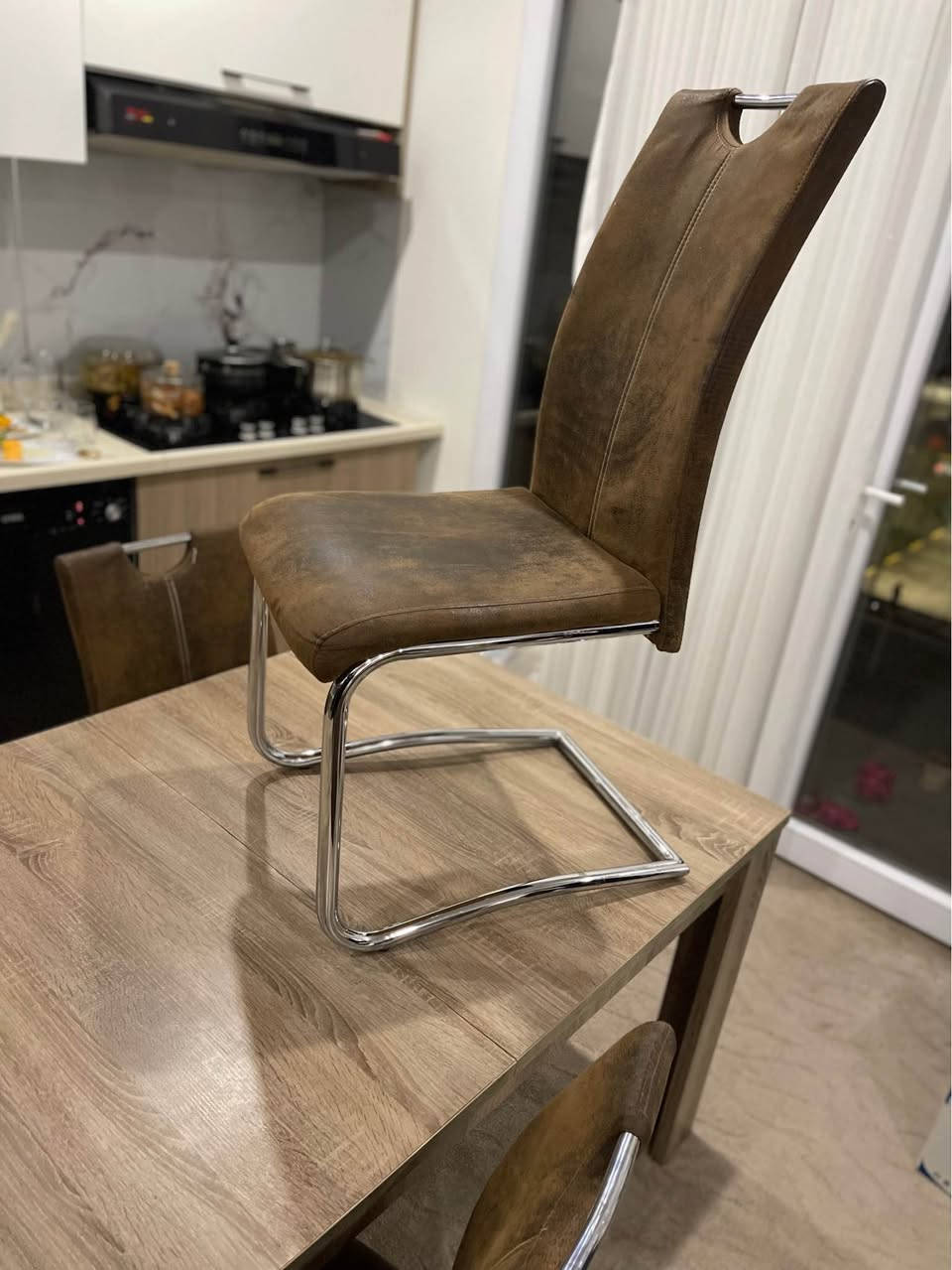 تاقمي نانخواردن زۆر ئەسڵ جوانە مێزەکە گەورەو بچوک ئەکرێت لەسلیمانیم ***********
نرخی ١٥٠ دۆلارە السليمانية, العراق
