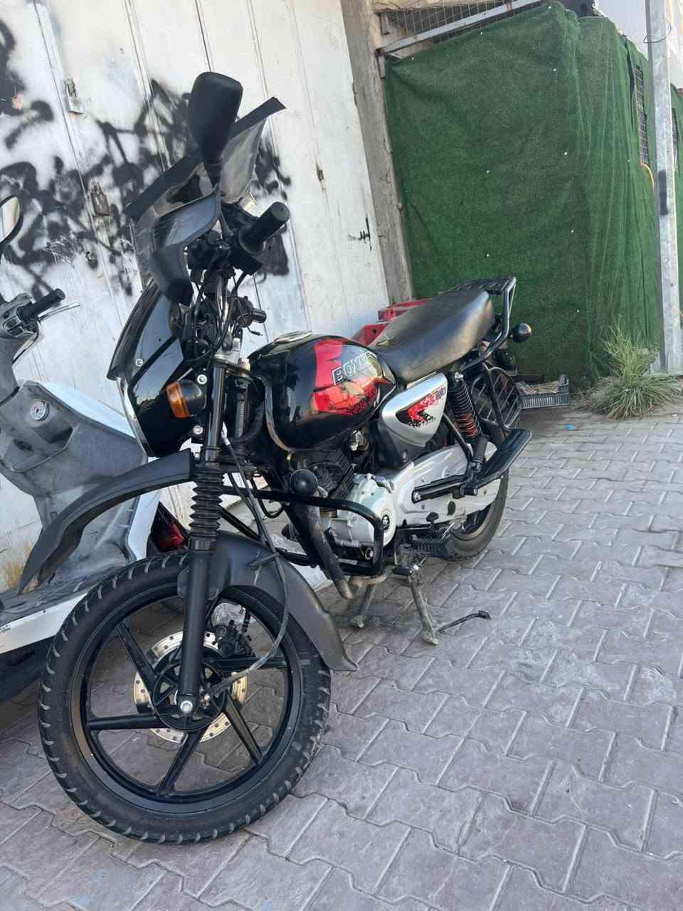 السلام عليكم
للبيع بوكسر موديل 23 
دراجه خير من الله مكينه كهربائيات كلها جاهزه 
تايرات جدد تجي وتفحص  رقم وسنويه ثاني يوم تحويل  مكاني بغداد الشعله السعر مليونين و 350 الف وبيها مجال 

***********
