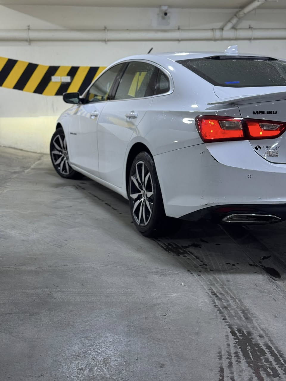 للبيع - شيفروليه ماليبوRs موديل 2021
المواصفات:

 • المحرك: 1.5 لتر تيربو (1500 CC)

 • ناقل حركة أوتوماتيك

 • فئة Rs

 • تشغيل بصمة + دخول ذكي

 • شاشة لمس 8 إنش

 • كاميرا خلفية

 • تشغيل عن بعد

 • بلوتوث + USB + أبل كاربلاي / أندرويد أوتو

 • مكيف أوتوماتيك

 • مصابيح LED نهارية

السيارة رقم اربيل 

السعر 127 وبيها مجال بسيط 

مكاني بغداد الدورة  
***********
