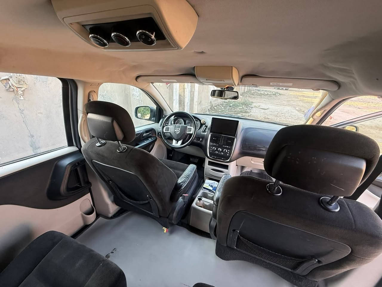 دوج كرفان للبيع 2016في آيبي تبريد 3 قطع مكينه وكير خير من الله سياره جديده منضومه غاز
حادثها موجود بل صور مكان السياره الديوانيه الحمزه الشرقي السعر 165 وبيها مجال  ***********
