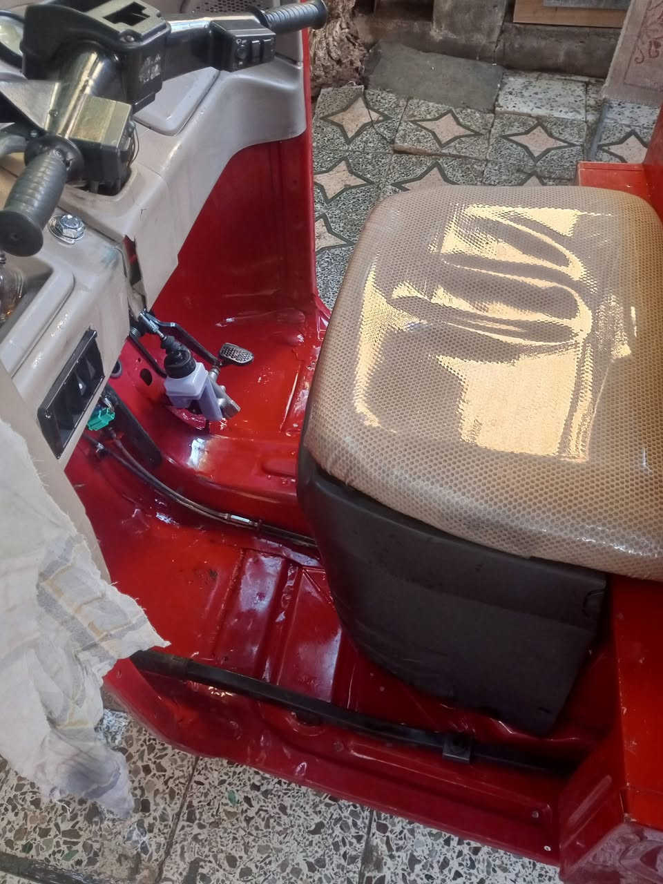 سلام عليكم تكتك موديل 22
نضيفة جاهزة مال شغل 
بيهة ضربة بسيطة يم البكلايت 
*********** لليتفسار
