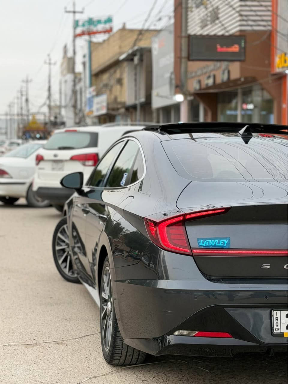 ‏سوناتا 2021 vip محرك 1600 تيربو 
‏مواصفات لمتد مفوله 1/1
‏لون نفطي رقم اربيل دولي تريد تحويل تريد وكالة حاضر
‏بصمه 
‏كامرات 360
‏تطلع لكدام وترجع ب الريمونت اوتو بارك
‏اوتو هولد
‏٤ مودات قياده
‏تحكمات ستيرن
‏لد اضائه داخلي بلادي متغيرالوان
‏سستم صوت boss ١٢ سماعه
‏رادارات جانبيه اماميه
‏شاشه ديجتل
‏شاشه كبيره
‏داخل كريمي 
‏بنوراما
‏نضام ترحيب عند الاقتراب
‏ترحيب صوتي
‏العالي والناصي زنون + العالي اوتو من تقترب سياره يطفه وحده
‏كامرات ب شاشة العدادات من تفتح اشاره
‏كشنات كهربائي وخزن ميموري
‏مثبت سرعه 
‏تحديد مسار
‏قياده ذاتيه
‏وبعد هواي مواصفات 
‏ماشيه 75 الف مايل
‏حادثه بنيد مدبل ومصبوغ وبارد شبر بجاملغ امامي بدون دواخل وسيارة نضيفة الف متصرف عليهة كير محرك بلكارتون وصارف عليهه إدامة كاملة حدادية تخم تاير وبخاخات بلكات مجاول فيت بم بوليش
‏سعرهه 180 وبيها مجال
‏الاستفسار *********** — ***********بي واتساب

‏ Singapore
