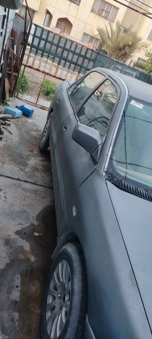 أسلام عليكم للبيع براتون 2002 رقم انكليزي بسمي سنويتها لل 31  كير محرك خير من الله صدر نضيف داخل نضيف خارجها حلو السعر 30 وبيها مجال  *********** ( مكاني صلاح الدين مجمع الدور
