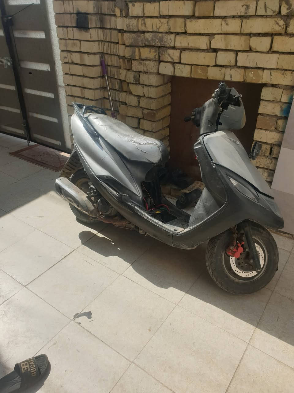 السلام عليكم دراجه ثعلب للبيع جانت تشتغل وطفت ماعرف شبيهه ابيع كوم حديد مكاني بغداد الحسينيه رقمي***********
