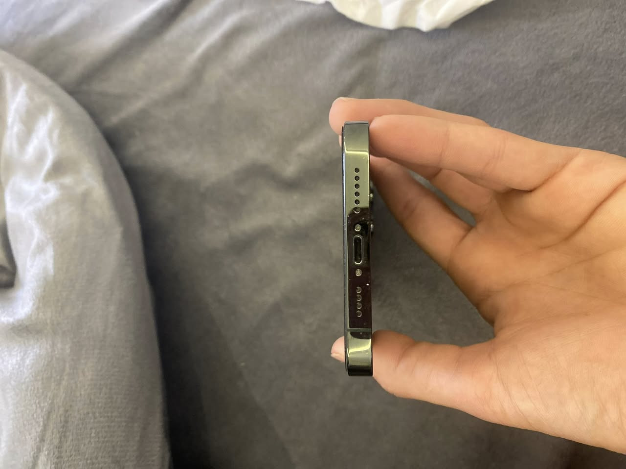 ايفون 13 برو ماكس 

92🔋

ذاكره 256
مكفول من كلش 
نموذج m امريكي 
الجهاز نضيف حيل 
السعر 730
*********** واتس 
مكاني الحريه
