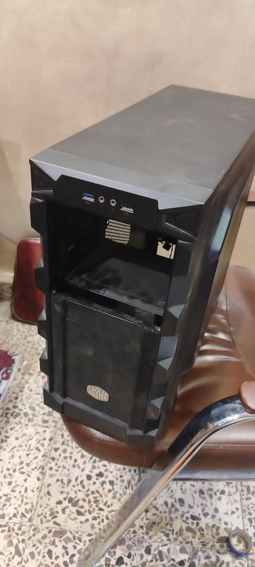 Ryzen 5 4600G  والمروحه مالته (130) 
باور سبلاي 500w (50) 
Hdd 1T (35)
Ram 8G 2666 DDR4 killsair (35)
Case coolermaster ATX (25)
قارىء اقراص (20)
مراوح 3 (1 منهن RGB) (20) 
يدات حاسبه عدد 2 (25)
شاشه 27 انش 60 هرتز
شاشه ثانيه 19" بيها شخطه 
الشاشات اثنينهن (140) 
UPS 1500 VA (70)


**إذا كنت صاحب هذا الإعلان وتريد حذفه لأي سبب، رجاءا أرسل رسالة إلى الدعم الفني**