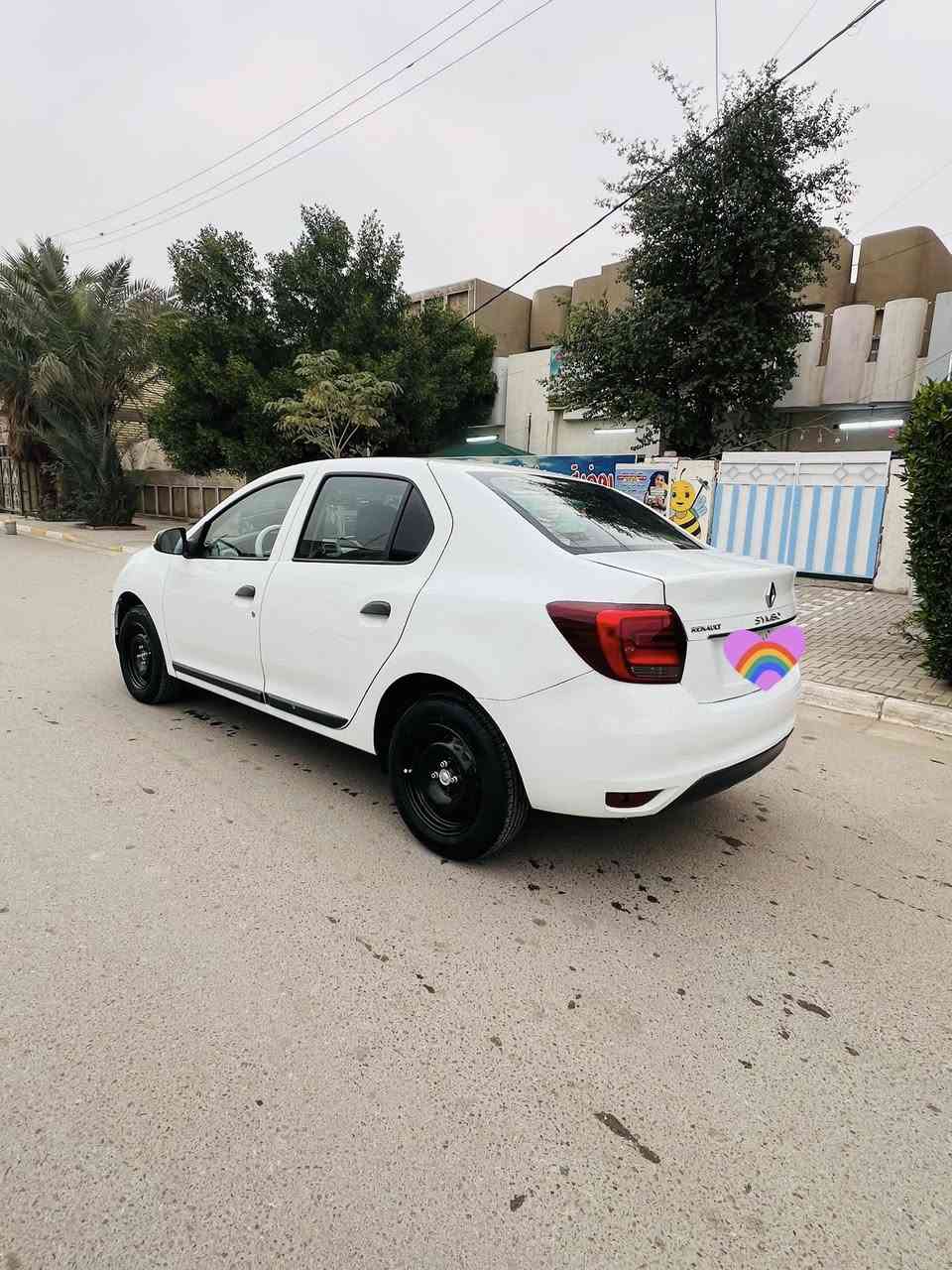 رينو سمبول موديل 2020 خليجي استلام شركه 

 لون ابيض 

كير محرك شرط مامفتوح 

سويج كونترول 

اشارة بالمراية 

تحكم ستيرن فول + بلوتوث 

دواخل كاربون فايبر 

٢ جام كهرباء 

دواخل بيجي

كير اتوماتيك + عادي 

محرك 1600ccm

تخم تاير جديد شاده

ABS + دبل ايرباك 

و بعد مواصفات هواية بيهه 

سياره جاهزه مابيهه اي نقص

السعر:80$

مكاني بغداد 

للاتصال(***********)
