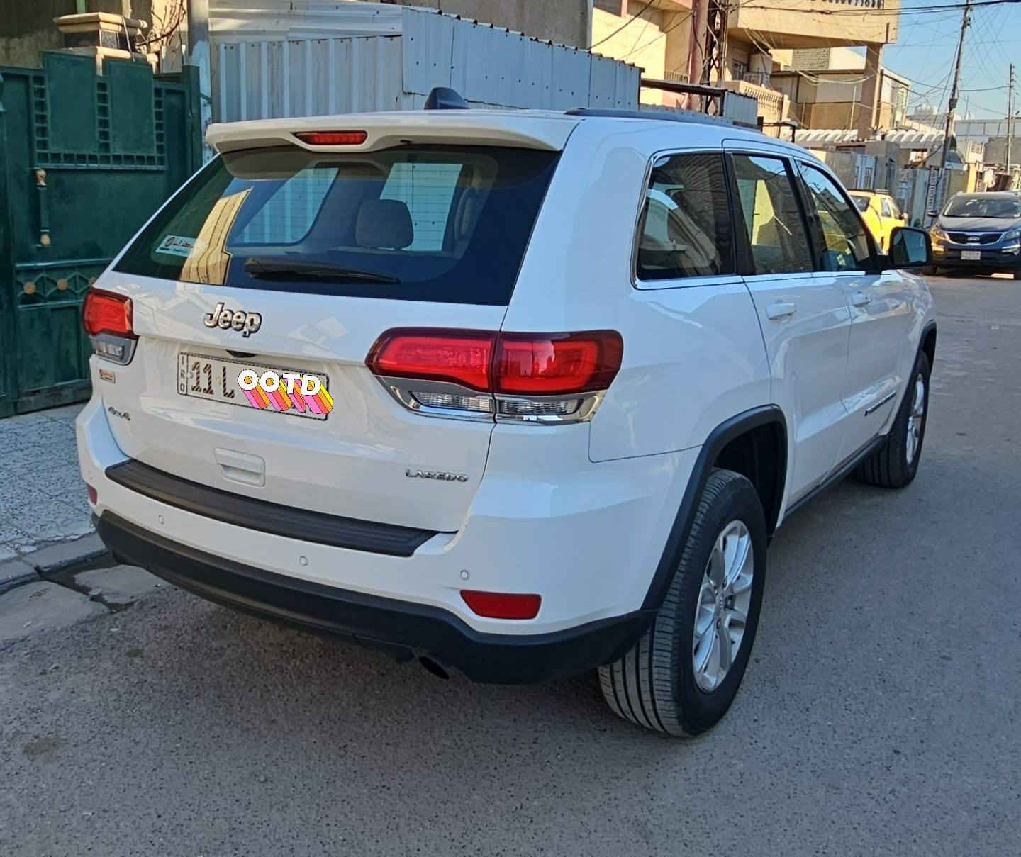 السلام عليكم ورحمة الله وبركاتة
تحيه طيبه 

جيب لاريدو وارد امريكي 

موديل   2022
ماشيه   31000  مايل 

رقم بغداد الدولي الجديد باسمي

فور ويل درايف   4X4

بصمه أبواب وتشغيل 
رادار جانبي نقطه عمياء 

داخل بيجي مخمل 
كشن كهرباء 

حادث جاملغ وبنيد  فقط بيه شويه تعديل 
بالبراكيت الأيمن 

مكاني بغداد الكرخ 

الاستفسار    ***********
