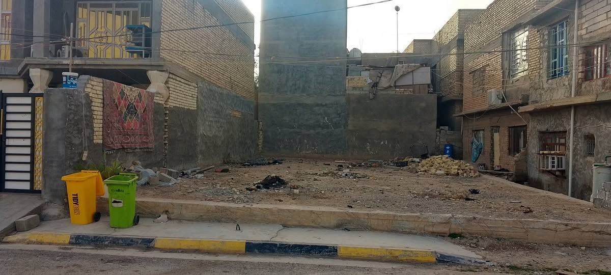 #قطعه #ارض #للبيع
200 متر #المساحه
#واقع الحال اكثر من 250 متر 
#منطقه حي العسكري/ #جهه ابو اجمل
#مقابيل القطعه منتزه
#يتوفر ماء وكهرباء ومجاري وتبليط
#تحويل مباشر 
#للاستفسار الاتصال على الارقام التاليه 
***********
*********** 
*********** #واتساب
#او مراجعه مكتب واحد عقار 
#عنوان/#المكتب محافظه واسط قضاء العزيزيه منطقه حواس نزله حسينيه محمد داوود
